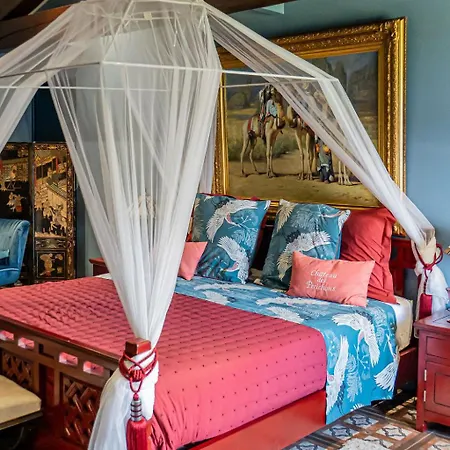 Alojamento de Acomodação e Pequeno-almoço Chateau Des Perichons 4*