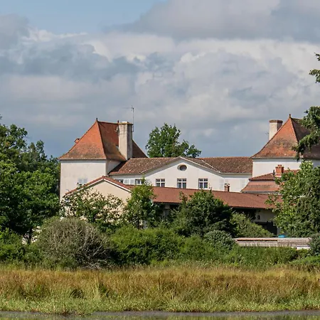 Chateau Des Perichons 4*