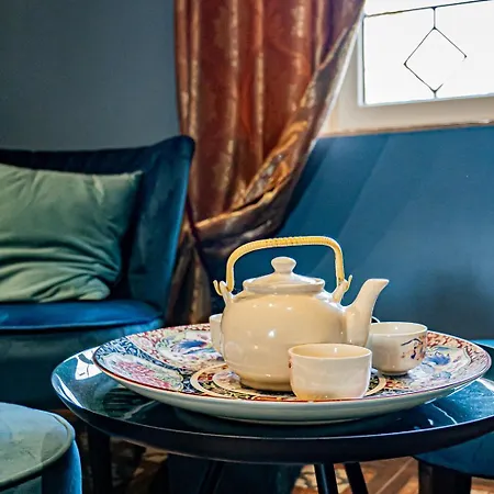 Alojamento de Acomodação e Pequeno-almoço Chateau Des Perichons 4*