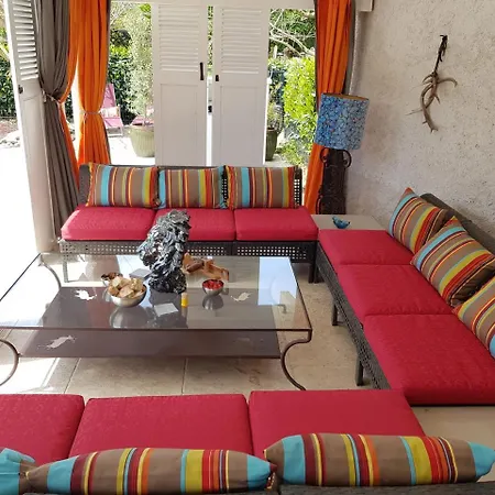 ベッド・アンド・ブレックファスト Chateau Des Perichons