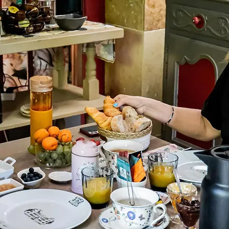 Chateau Des Perichons 4* Poncins