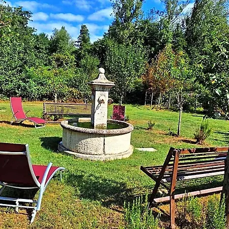 Chateau Des Perichons 4* Poncins