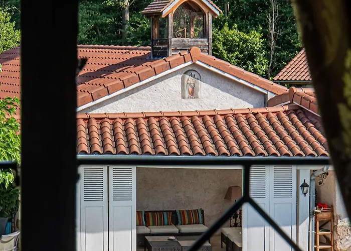 Chateau Des Perichons